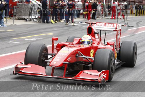 Barcelona 11 maart 2009
Test dag voor de formule 1 teams op het circuit van Barcelona. Felipe Massa voor Ferrari
Peter Smulders bv