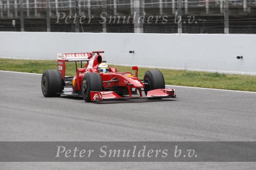 Barcelona 11 maart 2009
Test dag voor de formule 1 teams op het circuit van Barcelona. Felipe Massa voor Ferrari
Peter Smulders bv