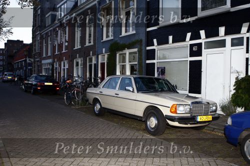Amsterdam 8 mei 2009
Femke Halsema heeft een hele oude mercedes gekocht waar ze geen wegenbelasting voor hoeft te betalen en die heel slecht voor het milieu is.
Peter Smulders bv