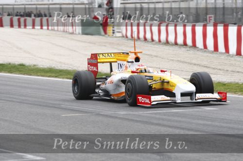 Barcelona 11 maart 2009
Test dag voor de formule 1 teams op het circuit van Barcelona. Fernando Alonso in een ING Renault
Peter Smulders bv