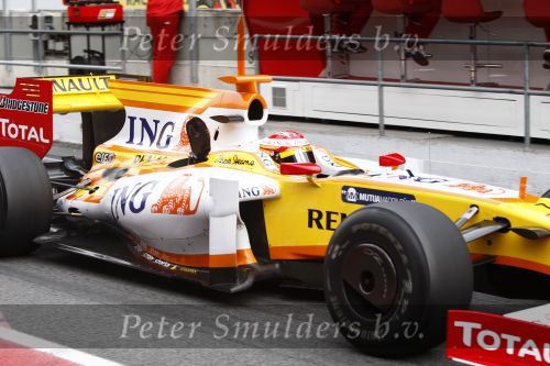Barcelona 11 maart 2009
Test dag voor de formule 1 teams op het circuit van Barcelona. Fernando Alonso in een ING Renault
Peter Smulders bv