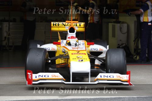 Barcelona 11 maart 2009
Test dag voor de formule 1 teams op het circuit van Barcelona. Fernando Alonso in een ING Renault
Peter Smulders bv