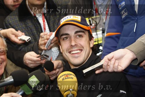 Barcelona 11 maart 2009
Test dag voor de formule 1 teams op het circuit van Barcelona. Fernando Alonso in een ING Renault
Peter Smulders bv