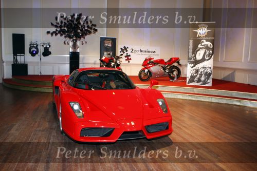 Hilversum 18 mei 2008
Gala van Race 2raise in studio 21. Ook is de presentatie van het raceteam van agusta. ferrari enzo
Peter Smulders bv