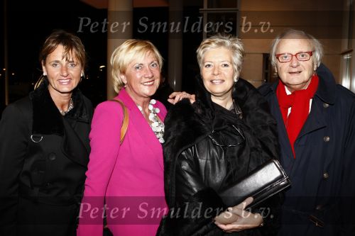 Amsterdam 7 maart 2009
Modeshow Mart Visser in het Hilton. ferry Hoogendijk met vrouw en Annemarie v Helden
Peter Smulders bv