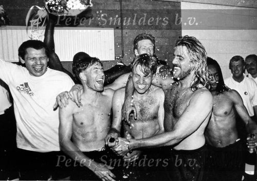 Groningen, 31 Mei 1993
Feyenoord is Landskampioen door met 5-0 te winnen van FC Groningen
Op de foto Ruud Heus, Rob Witschge, John de Wolf, Regi Blinker, John v Loen en bijna onzichtbaar linksachter Josef Kiprich