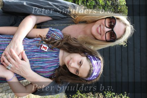 Molenaarsgraaf, 15 April 2009
Nieuw Lifestyle Magazine LIEF
Fiona Hering met haar dochter
Foto Peter Smulders BV