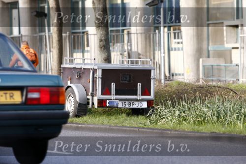 Amsterdam 25 maart 2008
Snelheidscontrole van de politie vanuit een aanhangwagen op de wibautstraat in amsterdam.
Peter Smulders bv