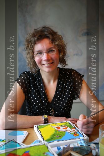 Eindhoven, 26 Maart 2008
MS patiente Floor v Beuningen met haar grote passie, schilderen
Foto Peter Smulders BV