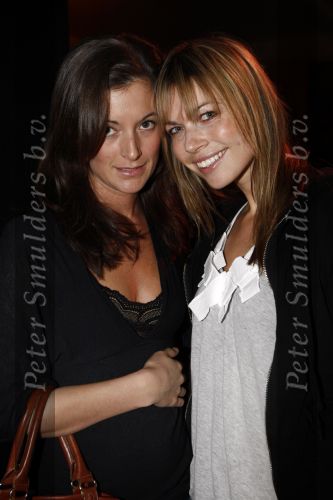 Amsterdam 23 januari 2008
Modeshow Blue Blood tijdens amsterdam fashion week. 
Model Evelyne met een vriendin