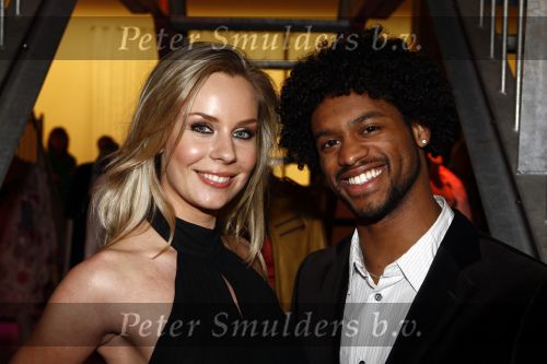 Amsterdam 2 maart 2009
Modeshow Jos Raak bij Loods 6 in Amsterdam. Frances de Jong met vriend
Peter Smulders bv
