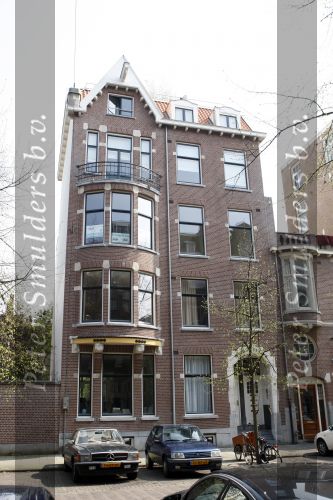 Amsterdam 13 april 2009
Frank Rijkaard met zijn nieuwe vriendin Stephanie Fransen. Ze vertrekken bij zijn nieuwe huis en gaan lunchen bij het Hilton hotel.
Peter Smulders bv