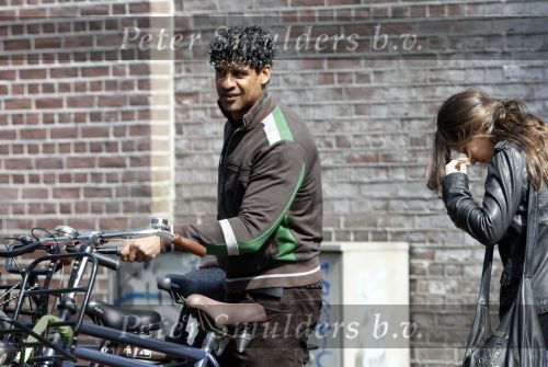 Amsterdam 13 april 2009
Frank Rijkaard met zijn nieuwe vriendin Stephanie Fransen. Ze vertrekken bij zijn nieuwe huis en gaan lunchen bij het Hilton hotel.
Peter Smulders bv