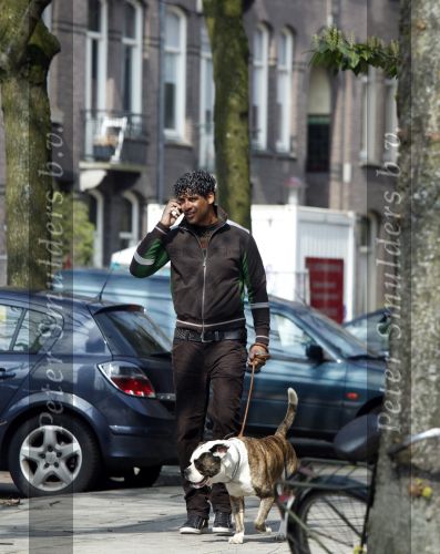 Amsterdam 13 april 2009
Frank Rijkaard aan het wandelen met zijn hond
Peter Smulders bv