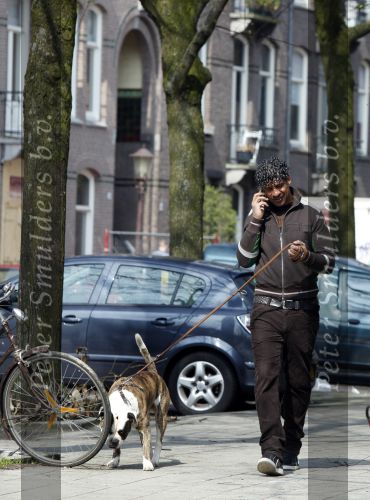 Amsterdam 13 april 2009
Frank Rijkaard aan het wandelen met zijn hond
Peter Smulders bv