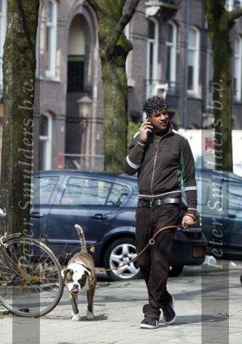 Amsterdam 13 april 2009
Frank Rijkaard aan het wandelen met zijn hond
Peter Smulders bv