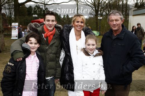 Kaatsheuvel 29 maart 2009
15 jarig bestaan van Princess in de efteling. Frank Wentink met gezin
Peter Smulders bv