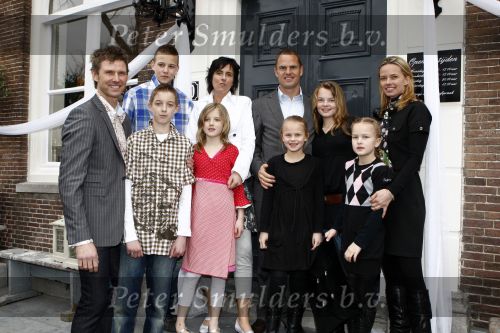 Edam 4 april 2008
Frank de Boer opent samen met zijn vrouw Helen een wwonwinkel in Edam. Zijn 3 kinderen zijn er natuurlijk ook bij.
Peter Smulders bv