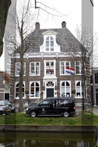 Edam 4 april 2008
Frank de Boer opent samen met zijn vrouw Helen een wwonwinkel in Edam. Zijn 3 kinderen zijn er natuurlijk ook bij.
Peter Smulders bv