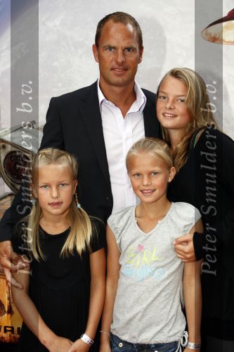 Amsterdam 16 juli 2008
Premiere Wall E in Tuschinski. 
Frank de Boer met zijn kinderen