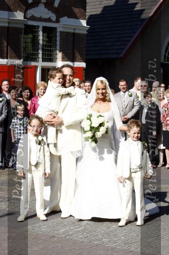 Fijnaart Willemstad 9 mei 2008
Trouwen Frans Bauer en Mariska. Christian Jan en Frans Jr zijn natuurlijk erbij.
Peter Smulders bv