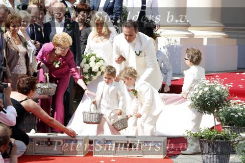 Fijnaart - Willemstad 9 mei 2008
Frans Bauer en Mariska Bauer trouwen. 
Christiaan Frans jr en Jan zijn er natuurlijk bij.