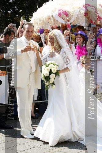 Fijnaart - Willemstad 9 mei 2008
Frans Bauer en Mariska Bauer trouwen. 
Christiaan Frans jr en Jan zijn er natuurlijk bij.