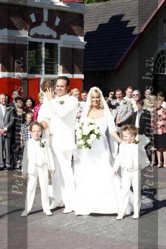 Fijnaart - Willemstad 9 mei 2008
Frans Bauer en Mariska Bauer trouwen. 
Christiaan Frans jr en Jan zijn er natuurlijk bij.