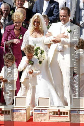 Fijnaart - Willemstad 9 mei 2008
Frans Bauer en Mariska Bauer trouwen. 
Christiaan Frans jr en Jan zijn er natuurlijk bij.