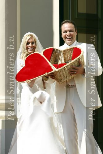 Fijnaart - Willemstad 9 mei 2008
Frans Bauer en Mariska Bauer trouwen. 
Christiaan Frans jr en Jan zijn er natuurlijk bij.