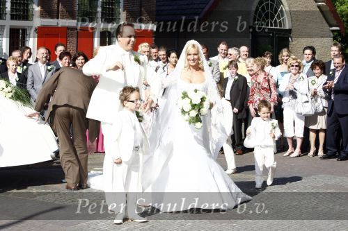 Fijnaart - Willemstad 9 mei 2008
Frans Bauer en Mariska Bauer trouwen. 
Christiaan Frans jr en Jan zijn er natuurlijk bij.