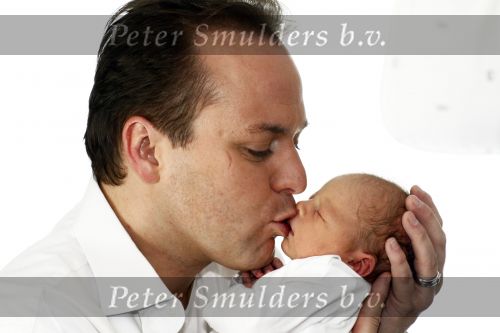 Fijnaart 11 mei 20-09
Frans en Mariska bauer met hun lasatste aanwinst Lucas. Ook Christiaan Frans en Jan waren natuurlijk aanwezig.
Peter Smulders bv