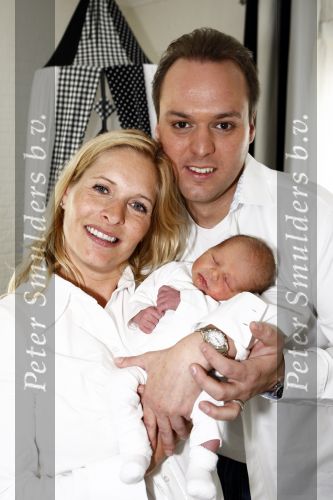 Fijnaart 11 mei 20-09
Frans en Mariska bauer met hun lasatste aanwinst Lucas. Ook Christiaan Frans en Jan waren natuurlijk aanwezig.
Peter Smulders bv