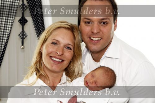 Fijnaart 11 mei 20-09
Frans en Mariska bauer met hun lasatste aanwinst Lucas. Ook Christiaan Frans en Jan waren natuurlijk aanwezig.
Peter Smulders bv