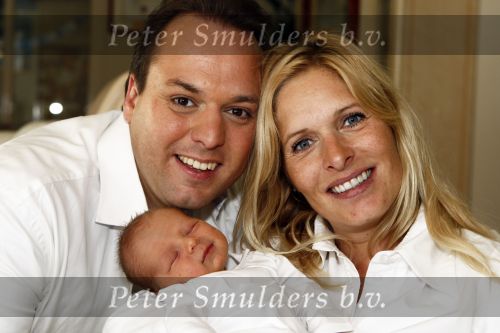 Fijnaart 11 mei 20-09
Frans en Mariska bauer met hun lasatste aanwinst Lucas. Ook Christiaan Frans en Jan waren natuurlijk aanwezig.
Peter Smulders bv