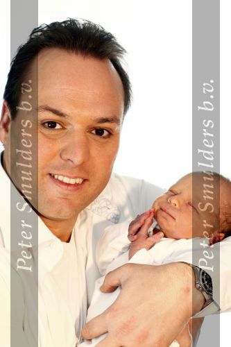 Fijnaart 11 mei 20-09
Frans en Mariska bauer met hun lasatste aanwinst Lucas. Ook Christiaan Frans en Jan waren natuurlijk aanwezig.
Peter Smulders bv