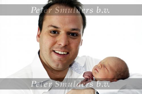 Fijnaart 11 mei 20-09
Frans en Mariska bauer met hun lasatste aanwinst Lucas. Ook Christiaan Frans en Jan waren natuurlijk aanwezig.
Peter Smulders bv