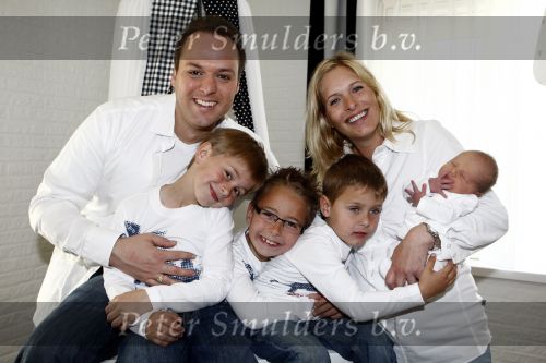 Fijnaart 11 mei 20-09
Frans en Mariska bauer met hun lasatste aanwinst Lucas. Ook Christiaan Frans en Jan waren natuurlijk aanwezig.
Peter Smulders bv