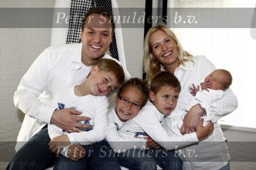 Fijnaart 11 mei 20-09
Frans en Mariska bauer met hun lasatste aanwinst Lucas. Ook Christiaan Frans en Jan waren natuurlijk aanwezig.
Peter Smulders bv