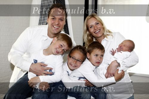 Fijnaart 11 mei 20-09
Frans en Mariska bauer met hun lasatste aanwinst Lucas. Ook Christiaan Frans en Jan waren natuurlijk aanwezig.
Peter Smulders bv