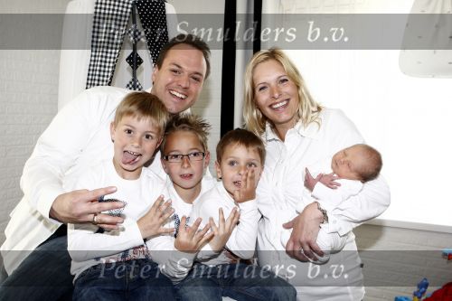 Fijnaart 11 mei 20-09
Frans en Mariska bauer met hun lasatste aanwinst Lucas. Ook Christiaan Frans en Jan waren natuurlijk aanwezig.
Peter Smulders bv
