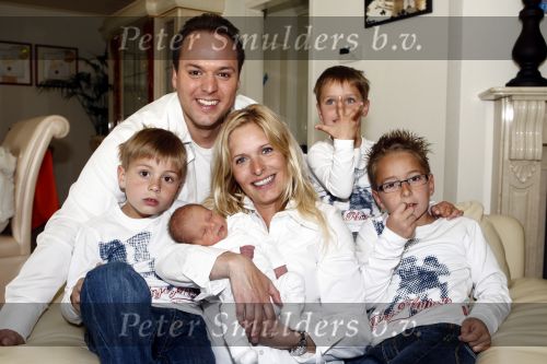 Fijnaart 11 mei 20-09
Frans en Mariska bauer met hun lasatste aanwinst Lucas. Ook Christiaan Frans en Jan waren natuurlijk aanwezig.
Peter Smulders bv