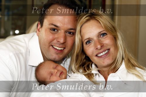 Fijnaart 11 mei 20-09
Frans en Mariska bauer met hun lasatste aanwinst Lucas. Ook Christiaan Frans en Jan waren natuurlijk aanwezig.
Peter Smulders bv