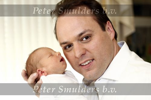 Fijnaart 11 mei 20-09
Frans en Mariska bauer met hun lasatste aanwinst Lucas. Ook Christiaan Frans en Jan waren natuurlijk aanwezig.
Peter Smulders bv