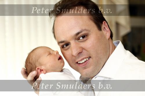 Fijnaart 11 mei 20-09
Frans en Mariska bauer met hun lasatste aanwinst Lucas. Ook Christiaan Frans en Jan waren natuurlijk aanwezig.
Peter Smulders bv