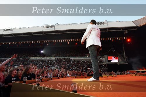 Eindhoven, 14 Juni 2008
Gastoptreden van Frans Bauer bij het 4daagse concert van Guus Meeuwis in het PSV stadion