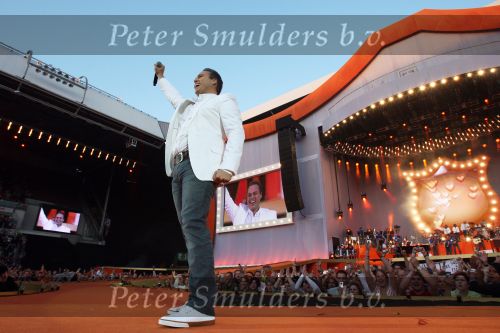 Eindhoven, 14 Juni 2008
Gastoptreden van Frans Bauer bij het 4daagse concert van Guus Meeuwis in het PSV stadion