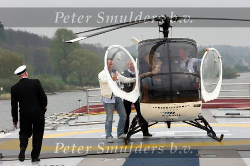 Oosterbeek, 24 April 2008
Frans Bauer komt samen met zijn a.s. vrouw Mariska Bauer aan met de helicopter.
Zij zijn gelandt op de huwelijksboot de \
