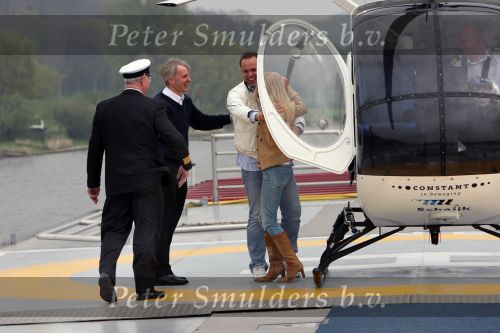 Oosterbeek, 24 April 2008
Frans Bauer komt samen met zijn a.s. vrouw Mariska Bauer aan met de helicopter.
Zij zijn gelandt op de huwelijksboot de \