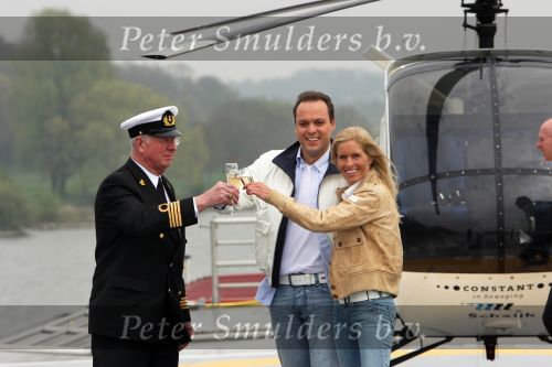 Oosterbeek, 24 April 2008
Frans Bauer komt samen met zijn a.s. vrouw Mariska Bauer aan met de helicopter.
Zij zijn gelandt op de huwelijksboot de \